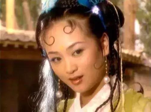 在张铁林主演的《聊斋先生》中,涓子饰演了嫦娥,这部剧让她正式出道