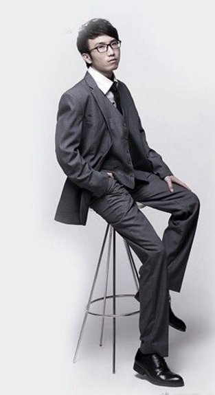 正文         ti4冠军newbee战队队员王兆辉,圈内人昵称为"狗哥","大