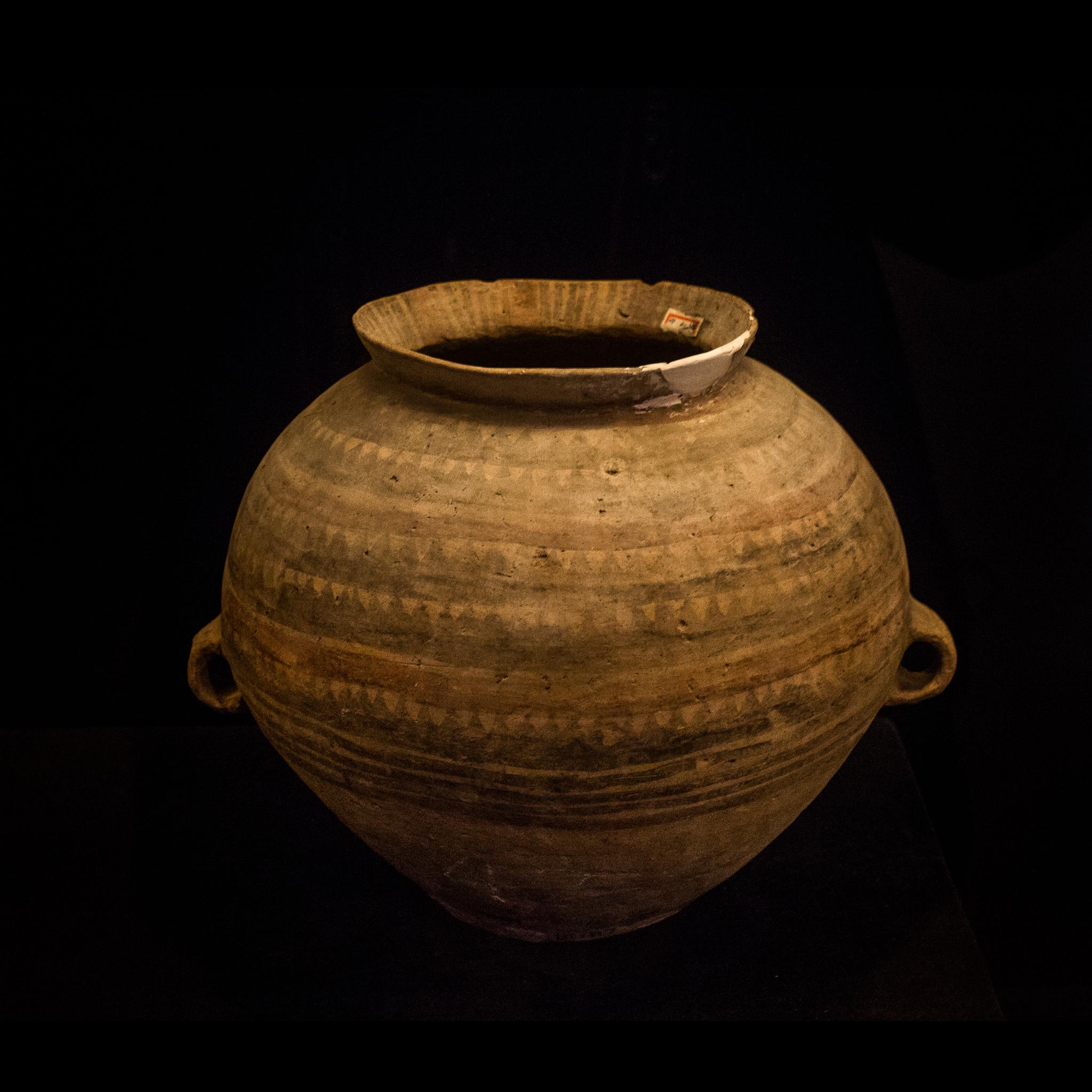 新石器时代-马家窑文化半山类型彩陶罐_遥远的山-站酷ZCOOL