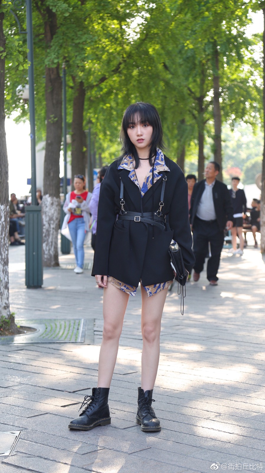 杭州街拍为何很多美女下装失踪