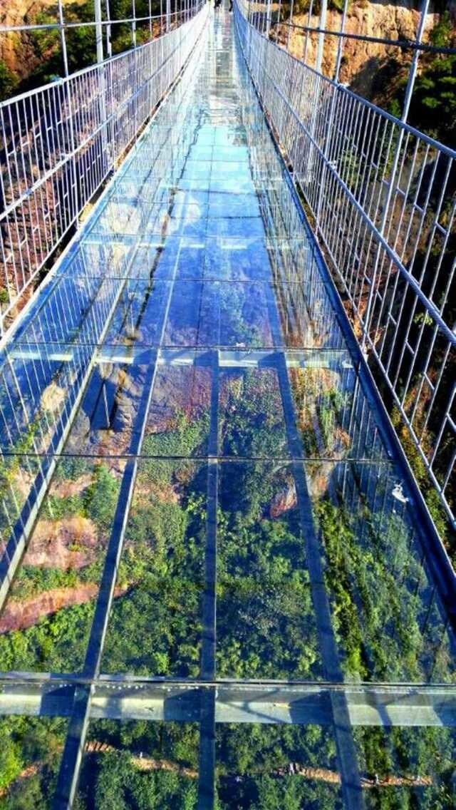 旅游各地的玻璃桥你走过了哪一座我家乡玩刺激的玻璃桥