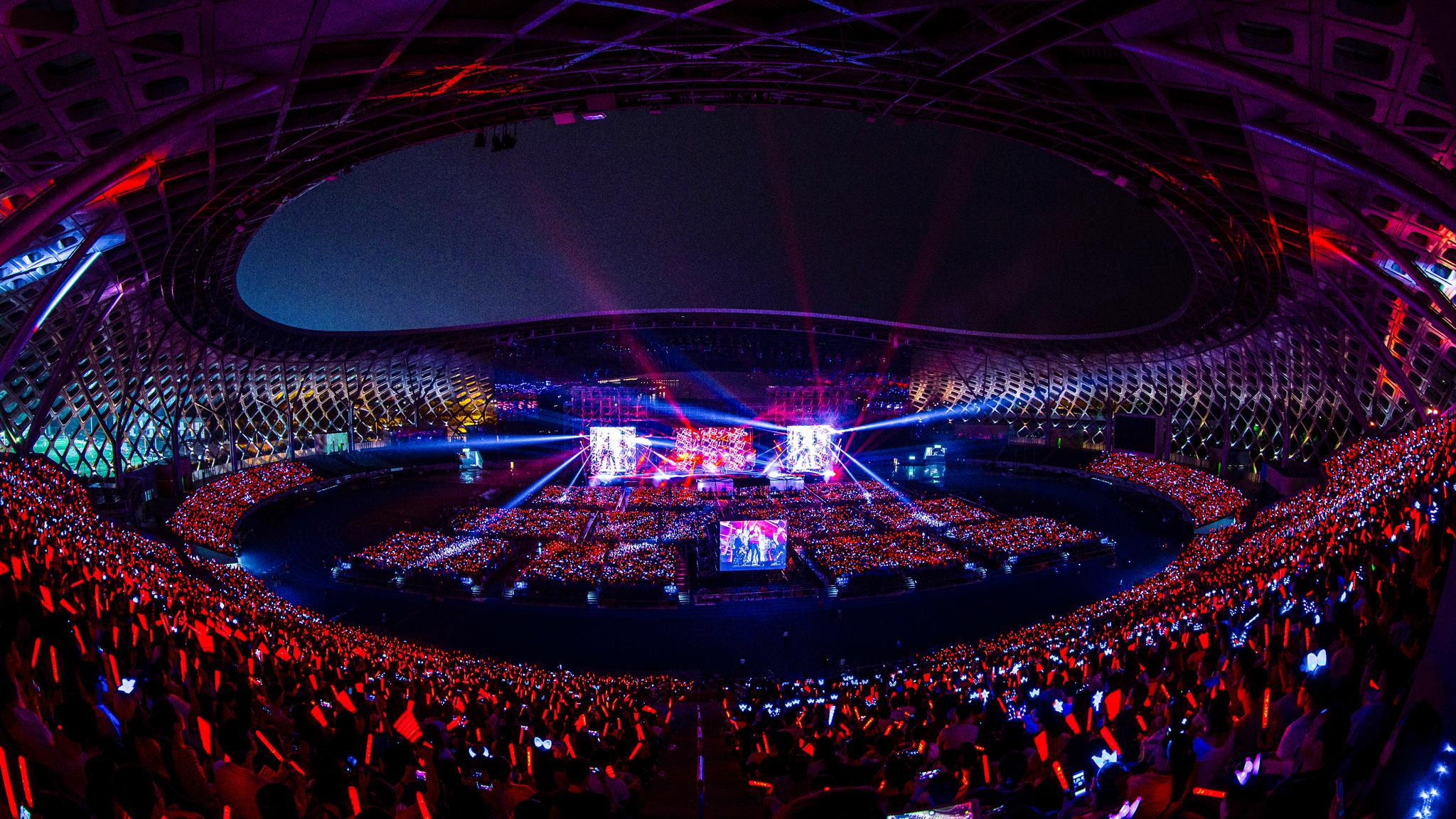 张杰 演唱会深圳站圆满成功在春茧体育场