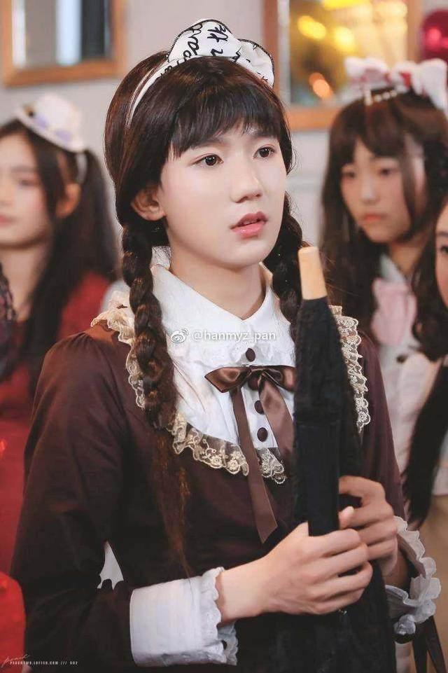 鹿晗女装大佬（鹿晗女装）-第2张图片-潮百科