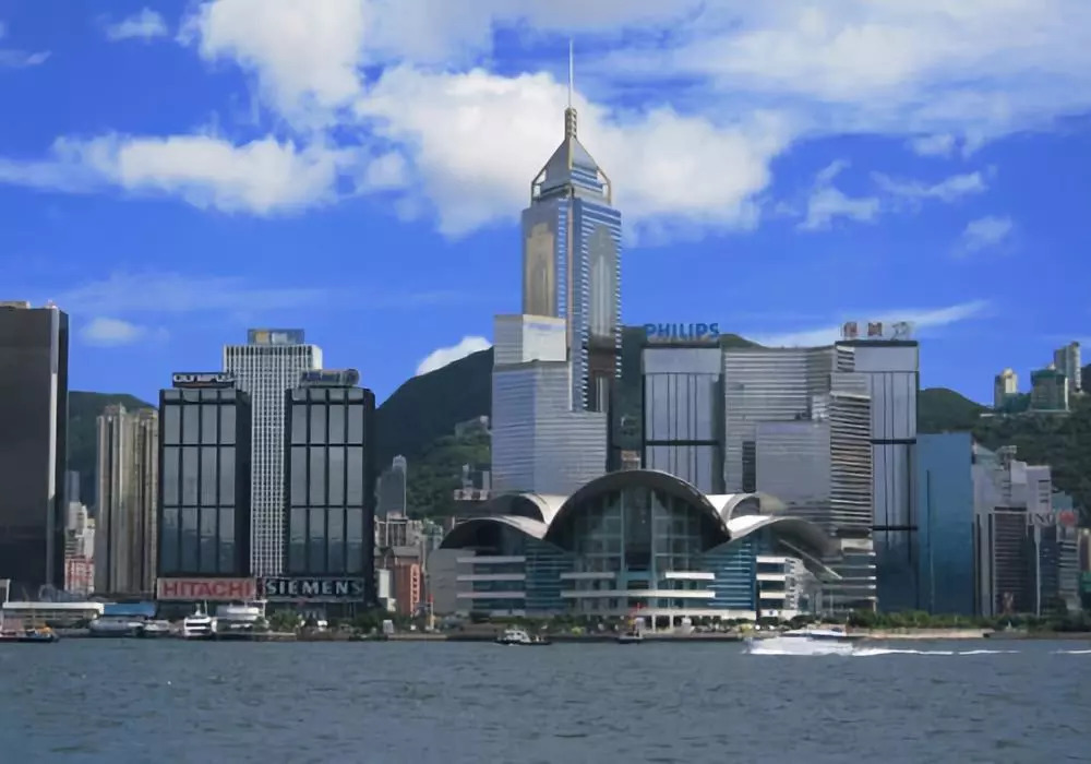 定了广深港高铁即将通车今年一定要去一次