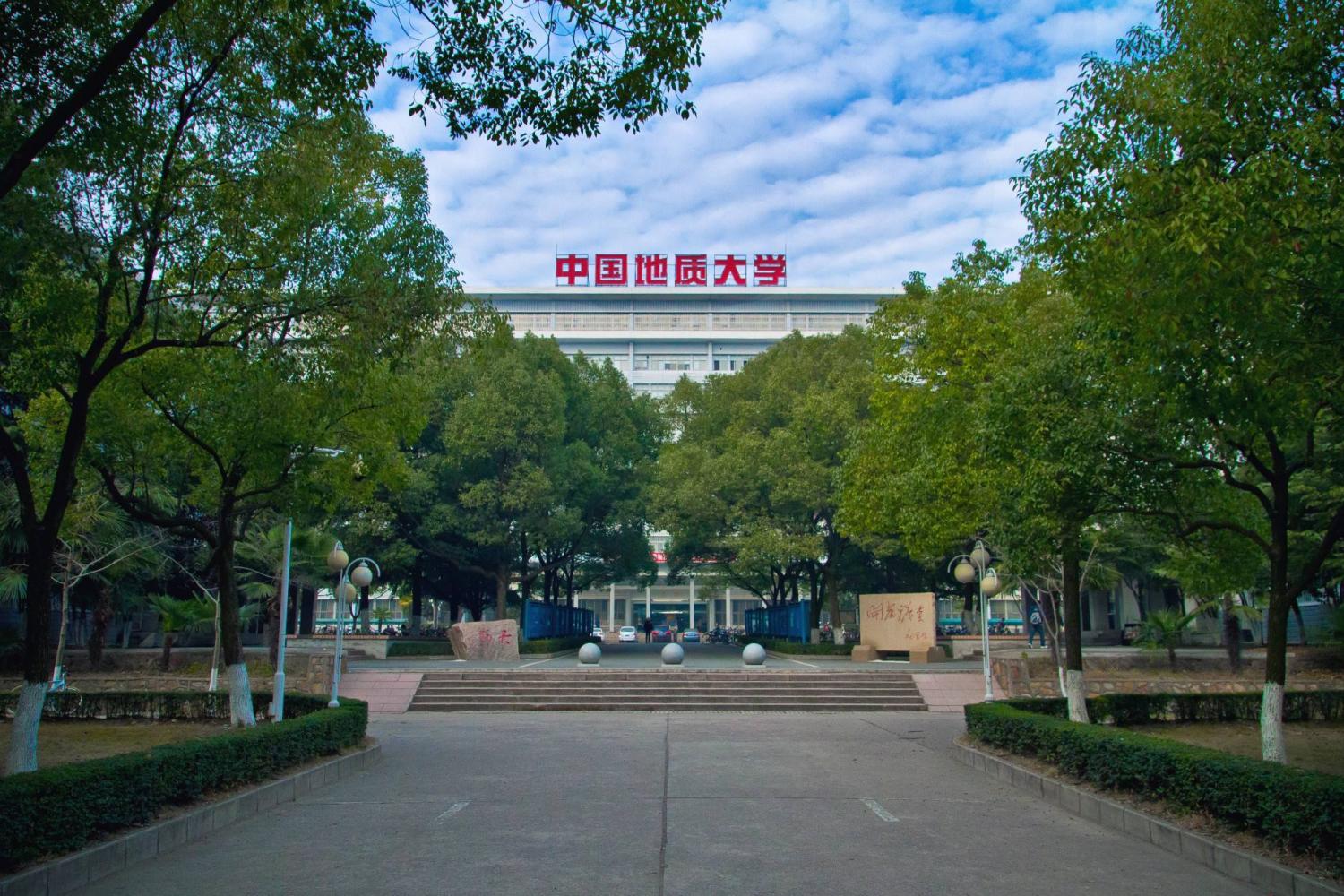 我国最"悲情"的2所国字号大学, 曾经"金饭碗"却成了土饭碗