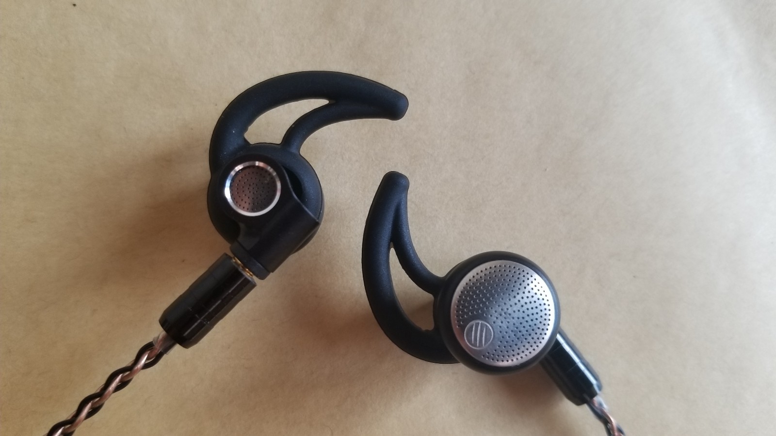 开启更多可能,bgvp dx3s平头可换线音乐耳机