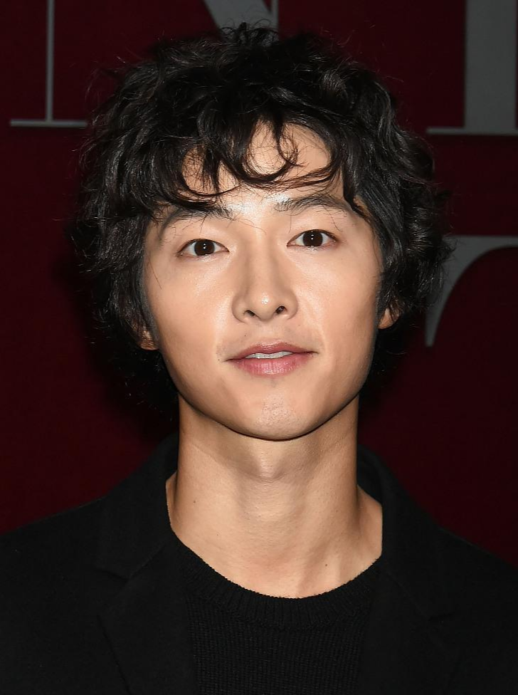 宋仲基泡面头日系装扮惊喜亮相