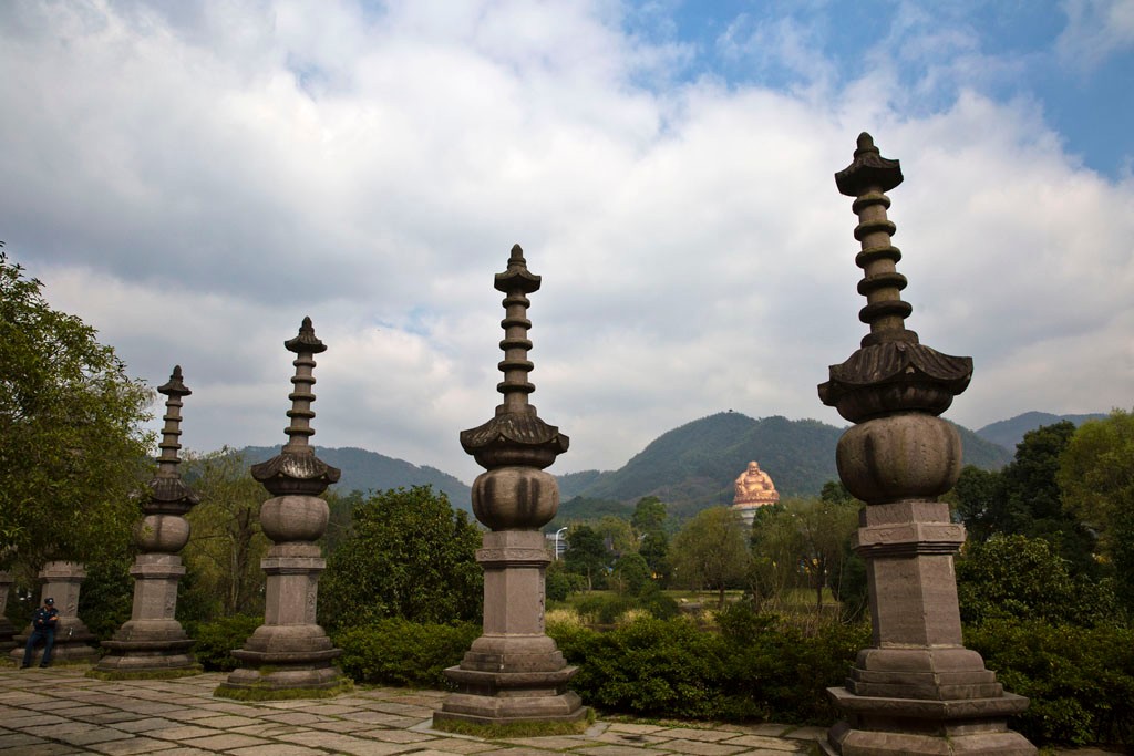 已有1700多年历史的天下禅宗十刹之一 雪窦寺