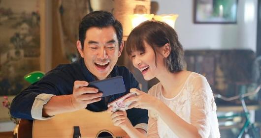 从新格唱片进入滚石后,他每天为音乐人小虫,打扫办公室卫生,忙前忙后