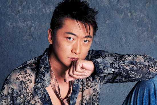 他是许晴的同班同学,结婚13年零绯闻,如今48岁幸福成这样?