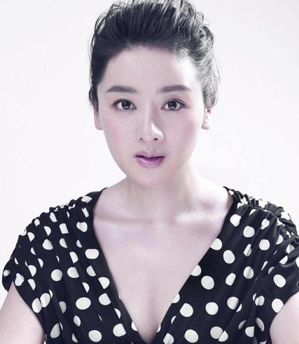 小李琳的前夫叫李雪涛,比她大了8岁,在上海戏剧学院表演系当一名老师