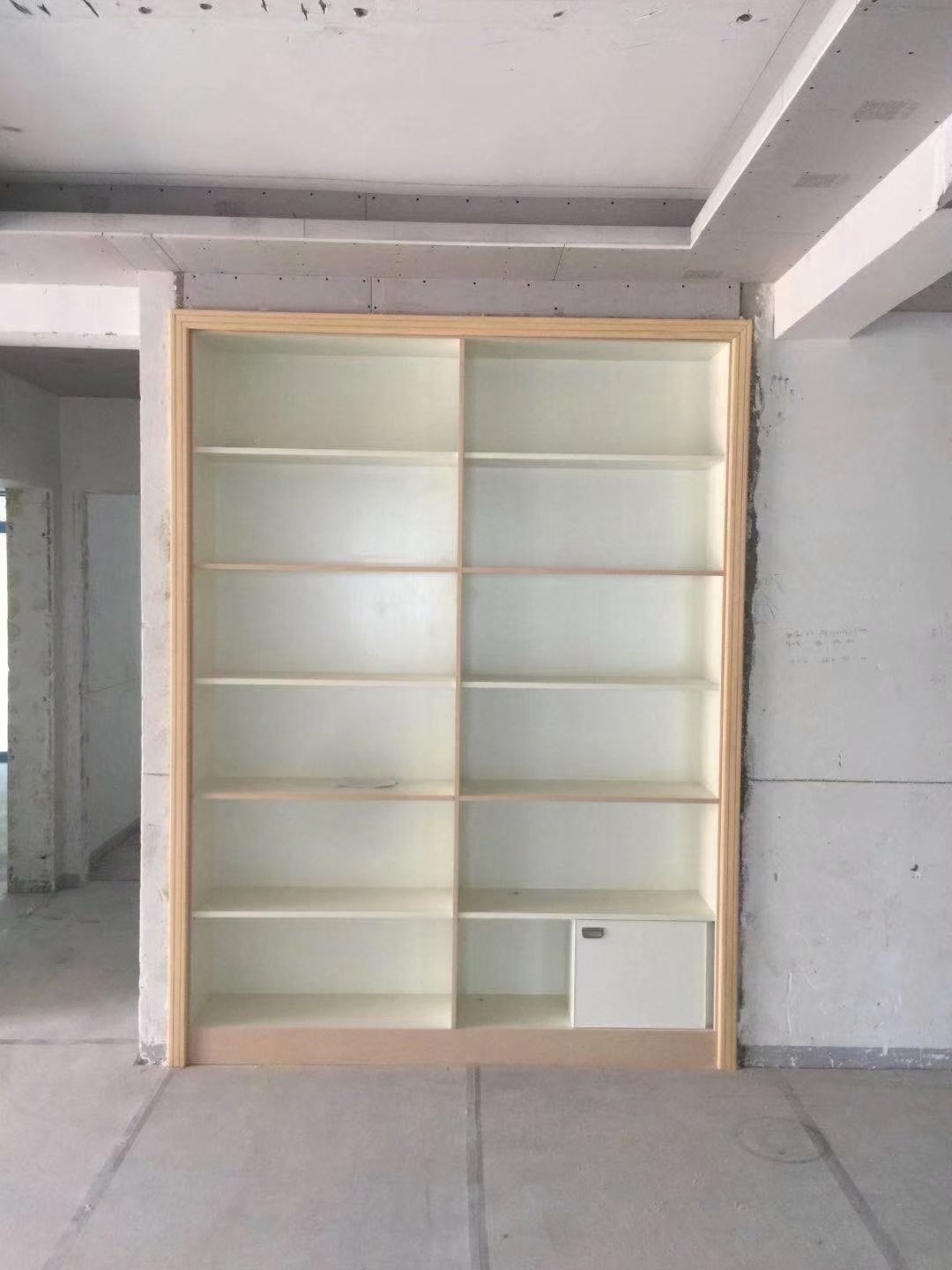 条形吊顶,杉木吊顶,各种免漆板衣柜,储物柜,看点很多哦