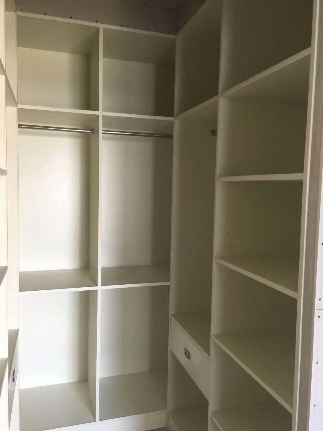 条形吊顶,杉木吊顶,各种免漆板衣柜,储物柜,看点很多哦