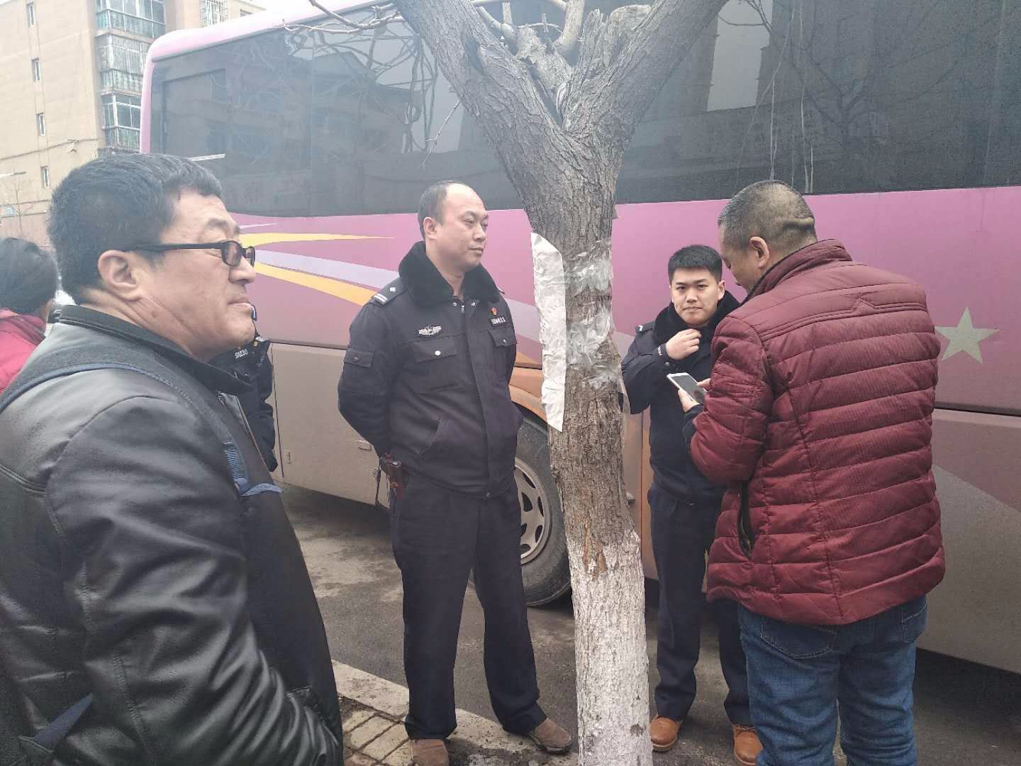 本溪县公安局观音阁派出所快速处置一起外地游客滞留事件