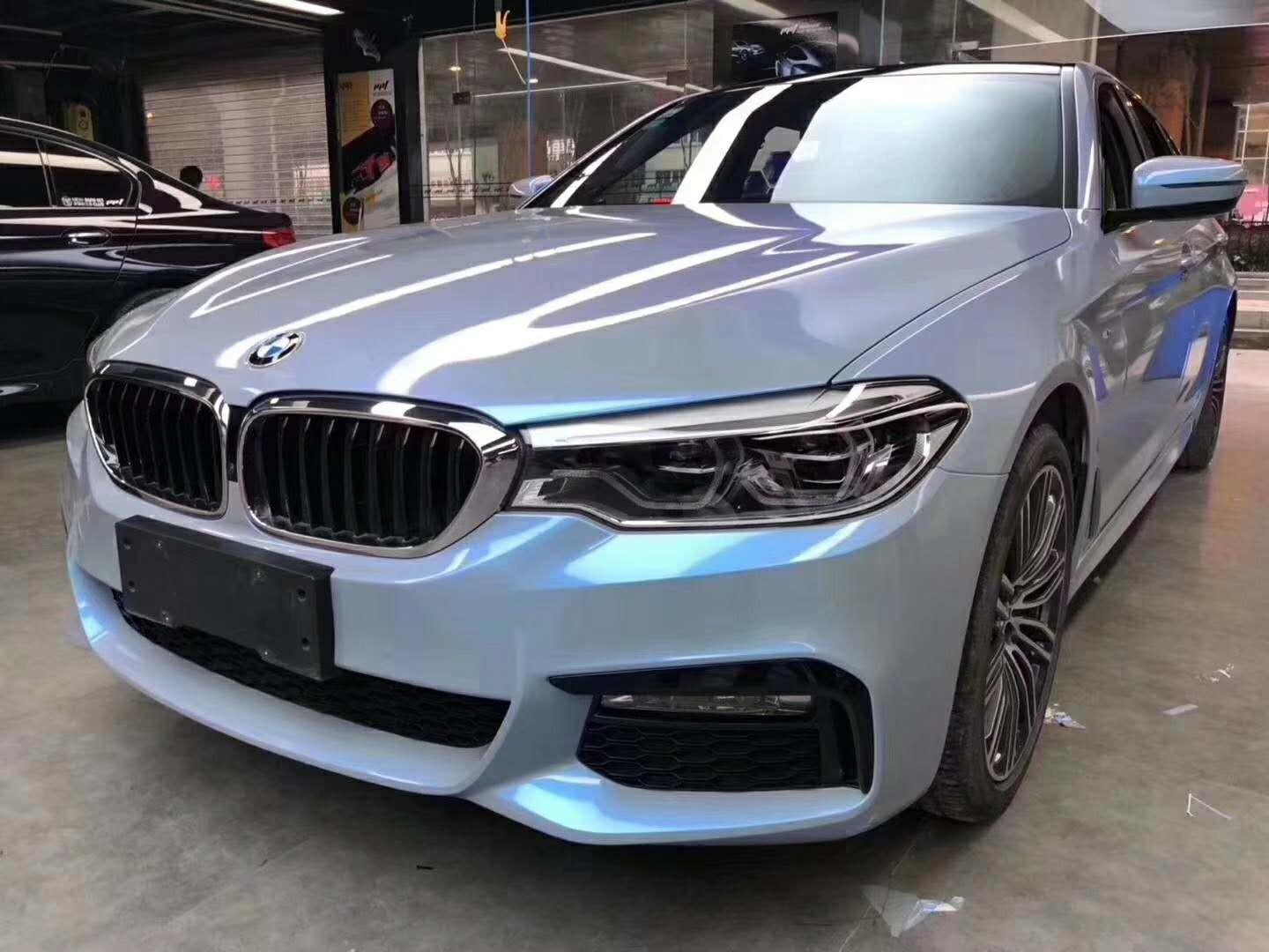 宝马汽车改色改工,看看这效果,膜呗变色龙岩石灰