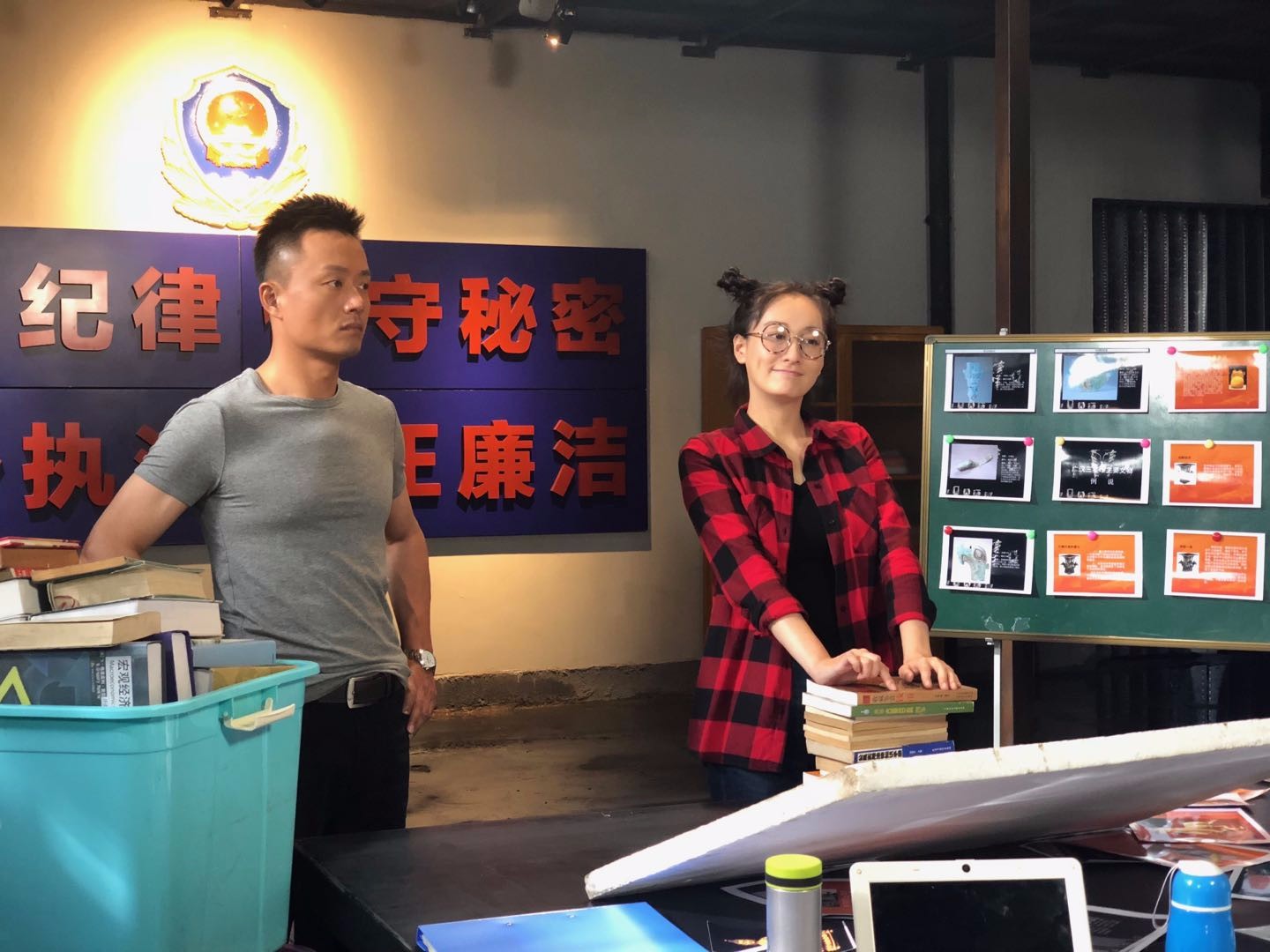 日前,由董维嘉搭档吴健主演的悬疑刑侦电视剧《垂钓者》