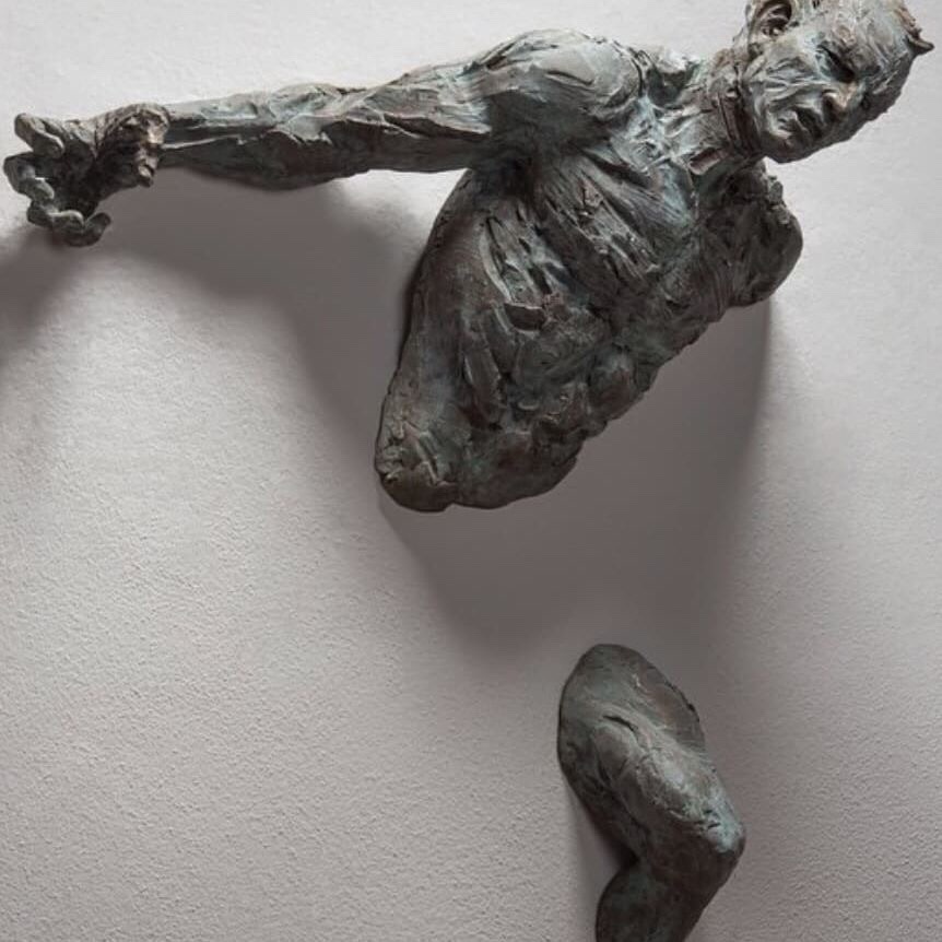 挣扎雕塑艺术家matteopugliese