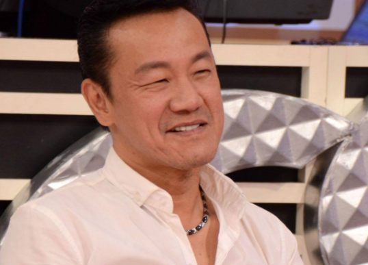 其实陈为民的前妻在两年前就检查出身体有问题了,陈为民知道这个消息