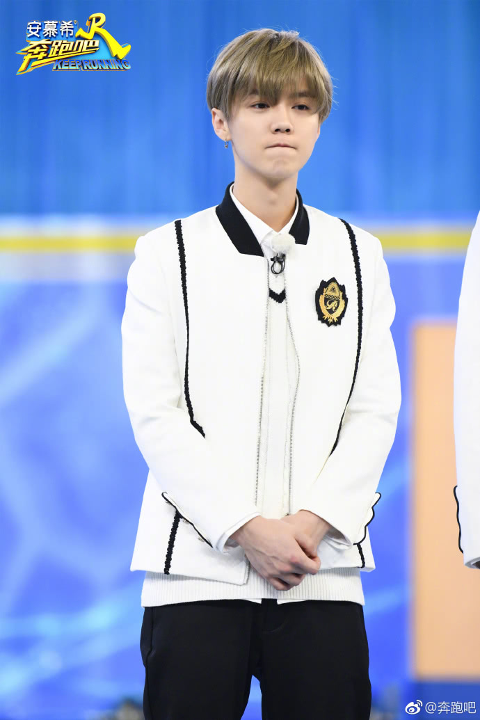 《跑男》最新剧照曝光,邓超搞笑陈赫调皮,最帅的不是鹿晗!