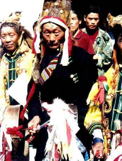 小巫见大巫, 看巫医起源发展和传承