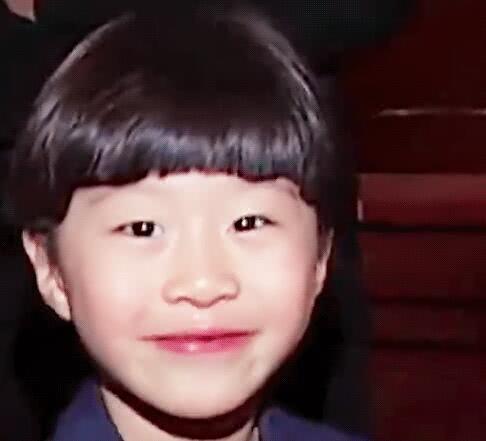 小眼睛单眼皮这是换了个人吗范丞丞大量童年照曝光