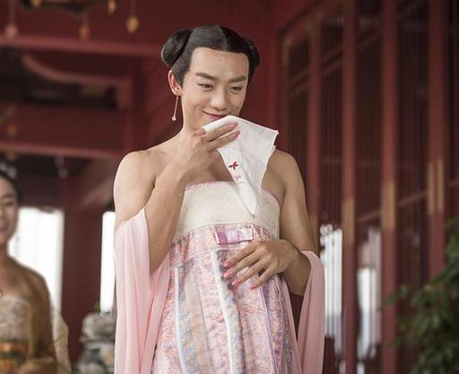 当红男星扮女装:王源可爱,杨洋标志,朱一龙太美,他最惊艳