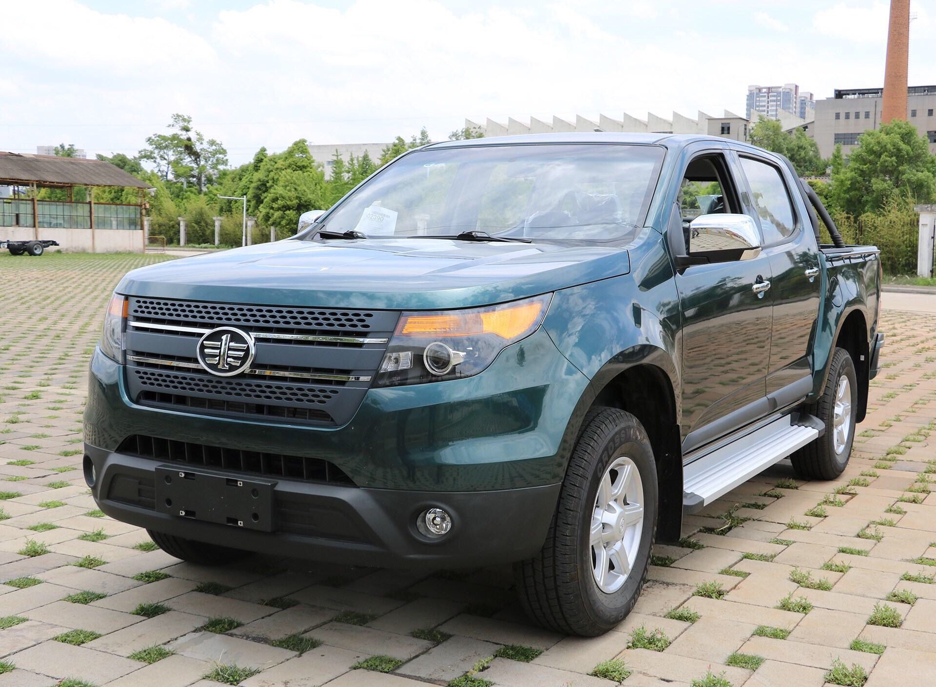 ",我想很多都不敢相信,不过那是因为你忘记了汽车界还有皮卡这个分类