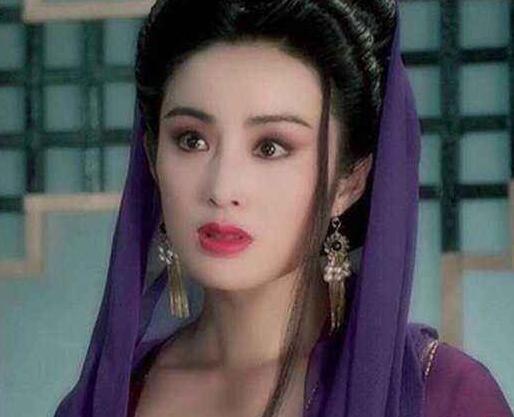 50岁张敏学佛归来发自拍,网友:除了那颗黑痣,全都没认出来