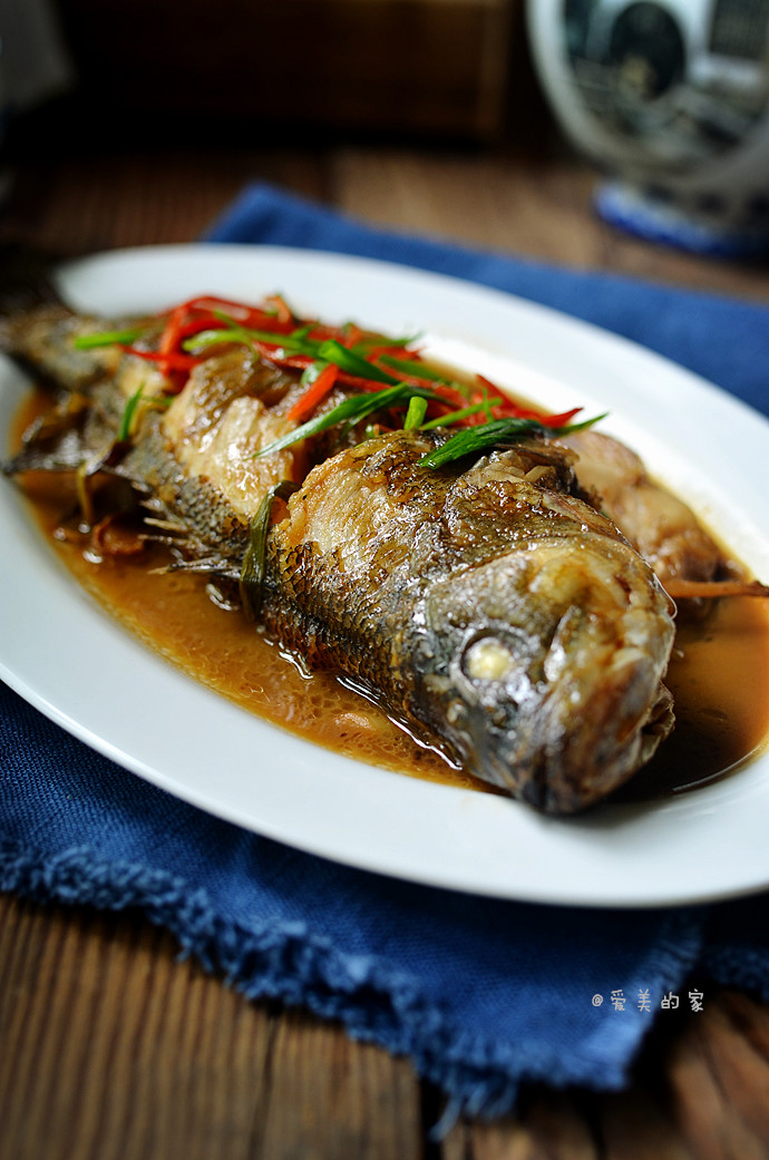 红烧鲈鱼--酱油和糖成就的鲜美滋味