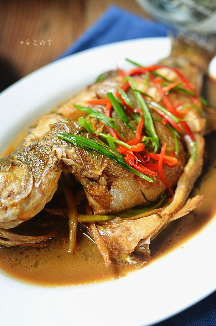 红烧鲈鱼--酱油和糖成就的鲜美滋味