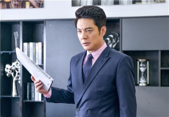 鹏,刘晓洁,杨雪,徐洪浩等领衔主演的都市爱情轻喜剧《向前一步是幸福
