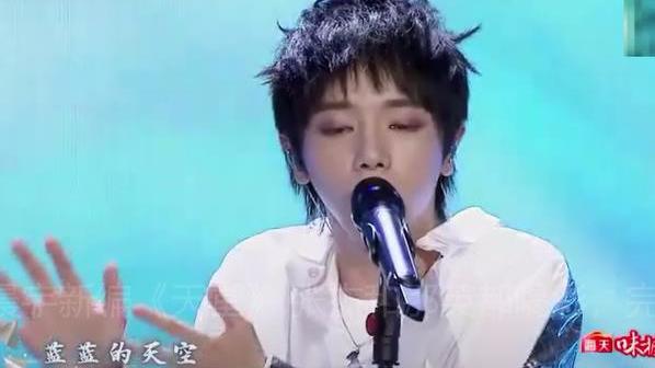 腾格尔在我是歌手现场演唱成名曲《天堂》现场