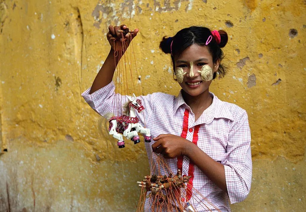 撑伞旅行,是中国人的信仰