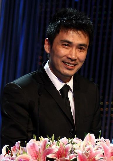 北影唯一的满分学霸,出道17年成谍战王,爆红对糟糠不离不弃20年