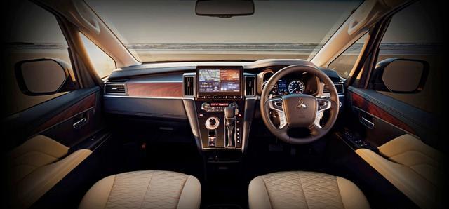 三菱全新MPV，豪华7座商务车，2.2L发动机+四驱，座椅直追GL8