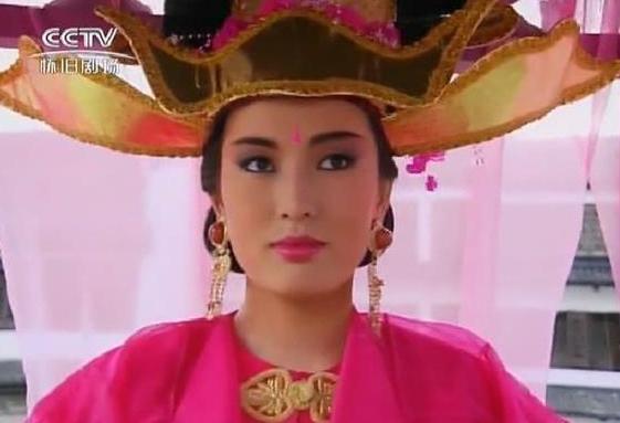 塔琳托娅在《莲花争霸》中饰演的白玉川,让很多70,80年代出生后的人