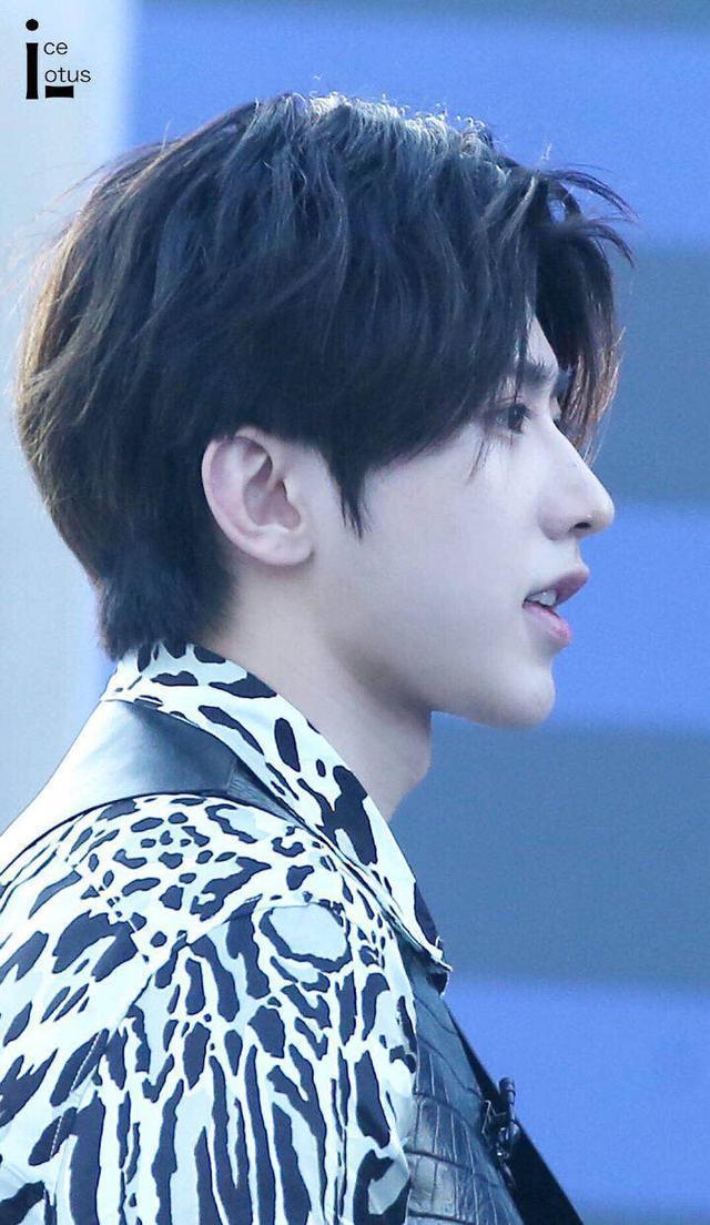 盘点 娱乐圈中的拥有"侧脸杀"男明星 我"杨洋"第一没有异议