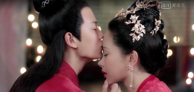 《天乩之白蛇传说》杨紫任嘉伦亲密戏全程借位!观众:敢不敢真亲?