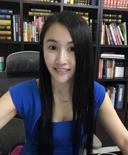 她是《非诚勿扰》最美的女嘉宾,虽然过去这么多年,她任然是第一