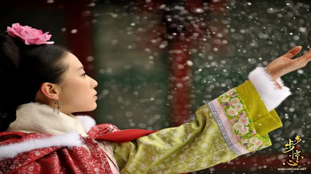 但诗诗带给我们的感动仿佛一直都在,一到下雪天就会想起剧中"若曦" 和