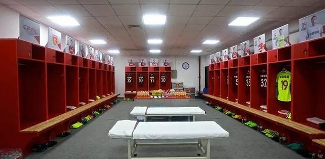 揭秘!原来中超球队更衣室长这样!来看看最豪气的是哪家