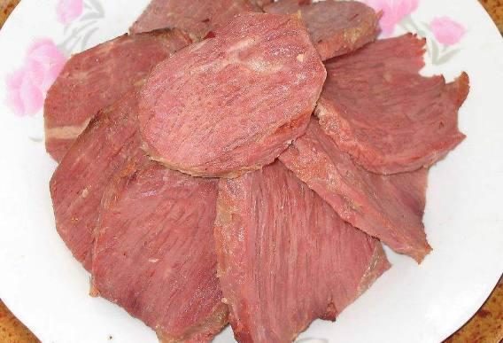 可以帮助孕妇有效改善贫血,并且定期吃牛肉也会对胎儿发育有帮助,还