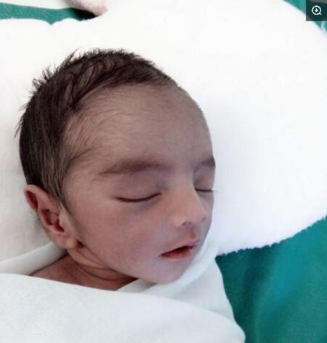 泰国小男孩刚出生不久就成小网红,看完爸妈的颜值什么都不说了!