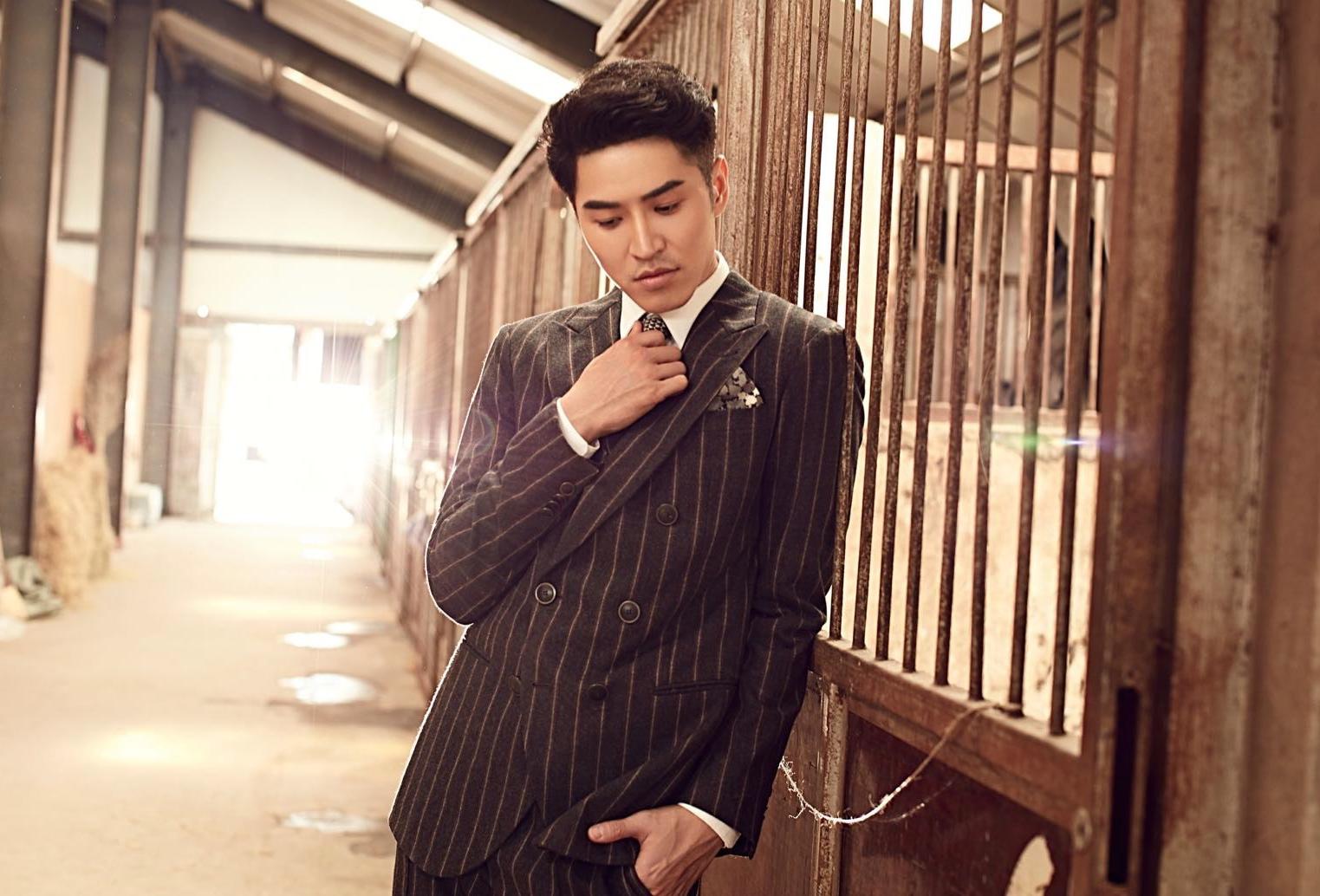 《爱国者》孟召重曝写真 硬汉荷尔蒙气息展反差魅力