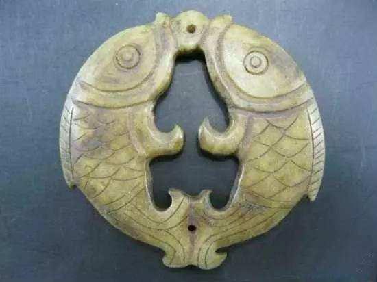 传说新疆罗布泊是平行宇宙的交错点--双鱼玉佩