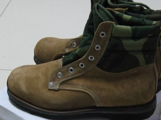 这双军靴被称为踢死牛外观和性能更是令人刮目相看