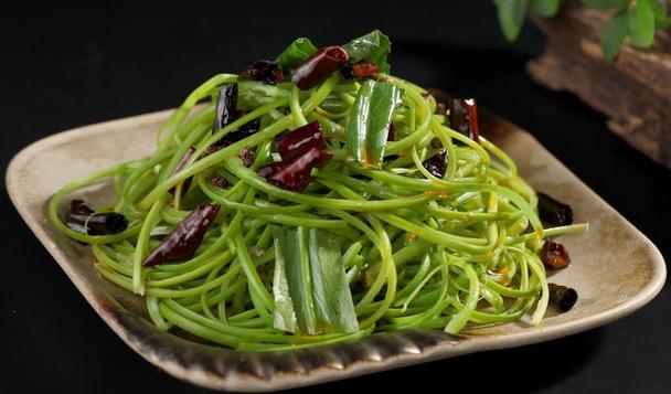 68岁老厨师的下酒菜给力推荐,喝酒人士必不可少的11道特色凉菜!