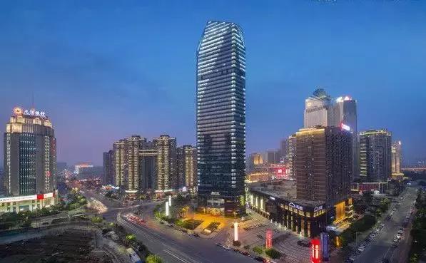 香格里拉酒店,南昌国际金融中心,新地中心等6个投资5亿元以上项目以及