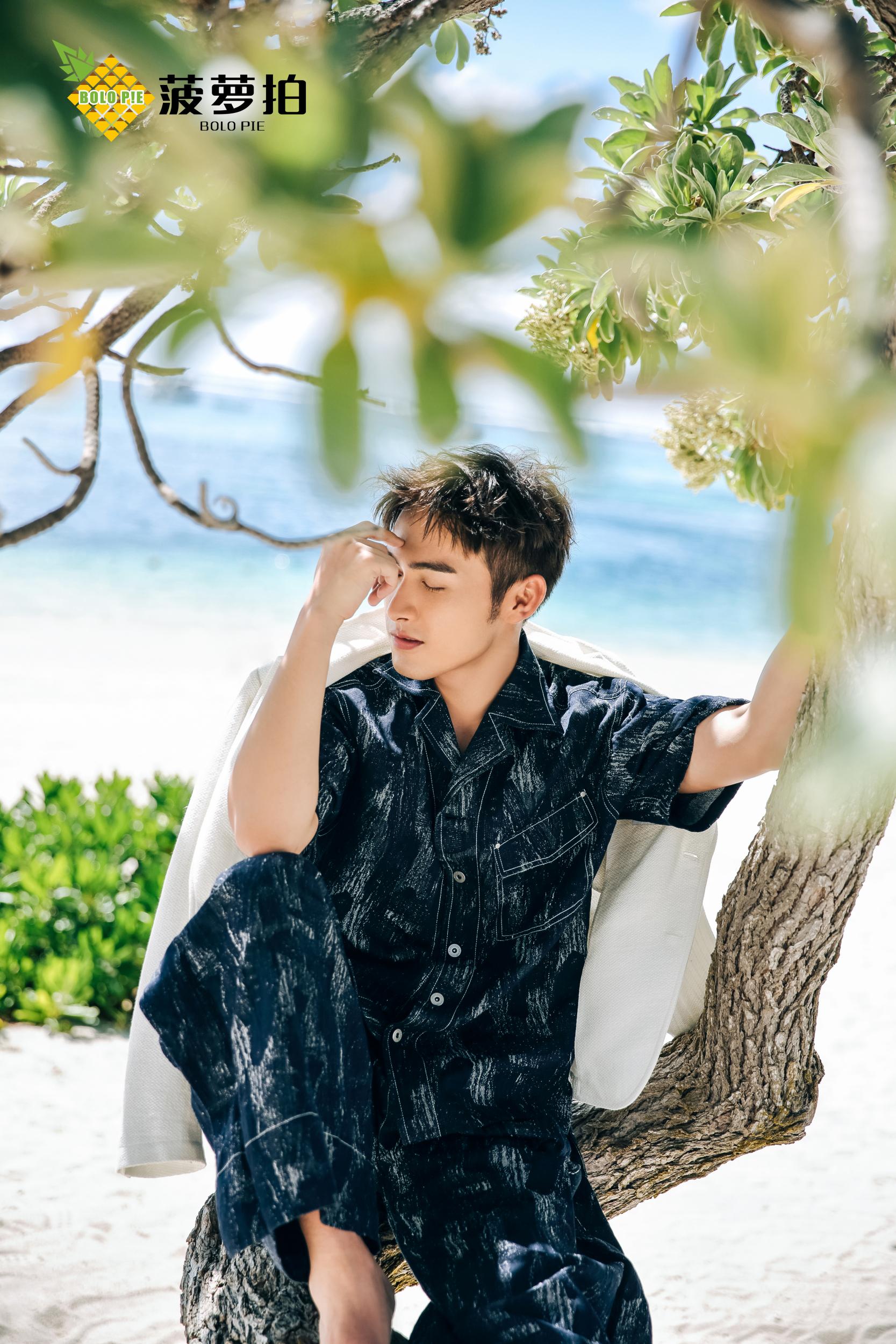 pick一下沐浴在毛里求斯浪漫风光里,帅气慵懒,洒脱不羁的阳光彬