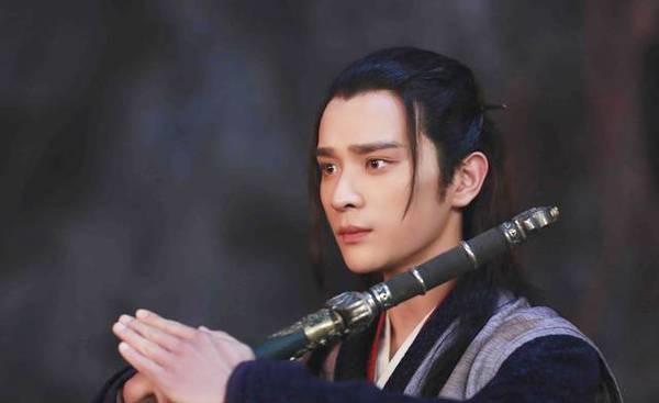 4版“林平之”各有千秋，看过这几版《笑傲江湖》的林平之请举手|何宝生|林平之|李解_新浪新闻